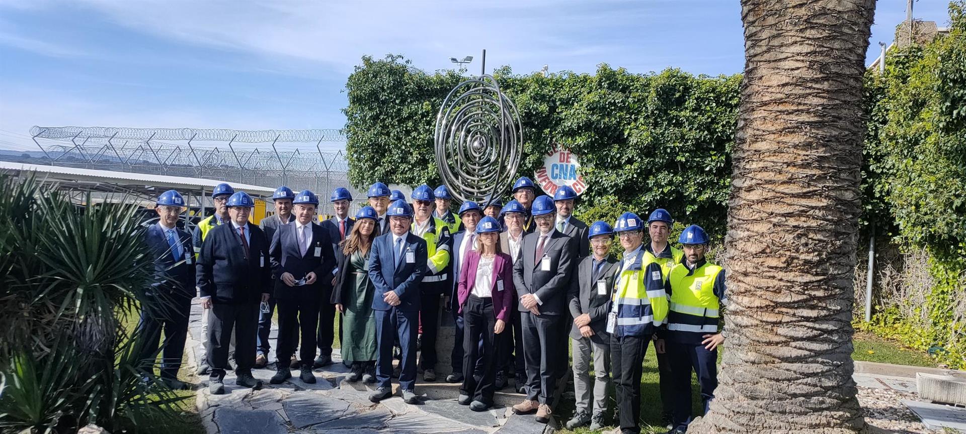 La Corporación Empresarial de Extremadura cree que el cierre de Almaraz supondría un "revés de gran importancia" La Corporación Empresarial de Extremadura cree que el cierre de Almaraz supondría un "revés de gran importancia"