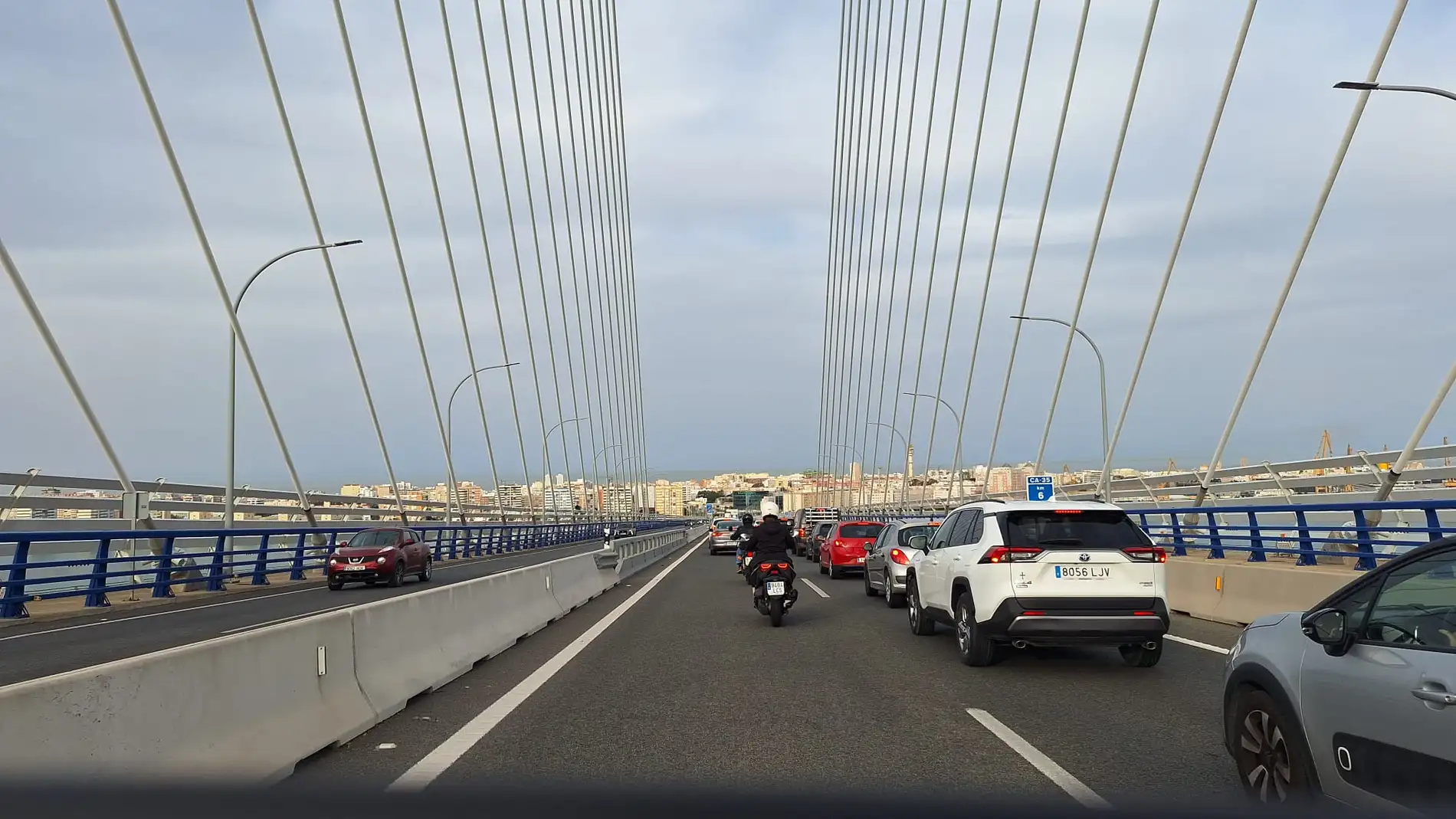 Entrada a Cádiz a través del Puente de la Constitución de 1812