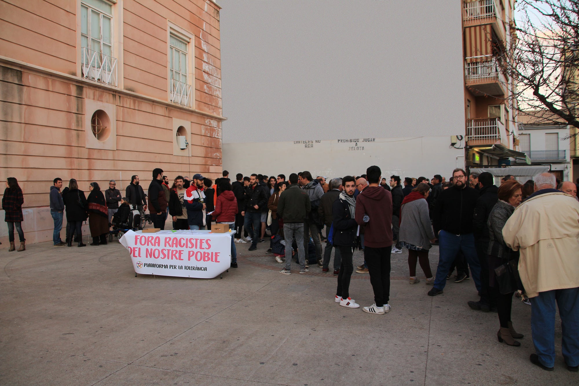La Plataforma por la Tolerancia convoca una protesta por la retirada de la placa de homenaje a las víctimas del franquismo de Burriana La Plataforma por la Tolerancia convoca una protesta por la retirada de la placa de homenaje a las víctimas del franquismo de Burriana