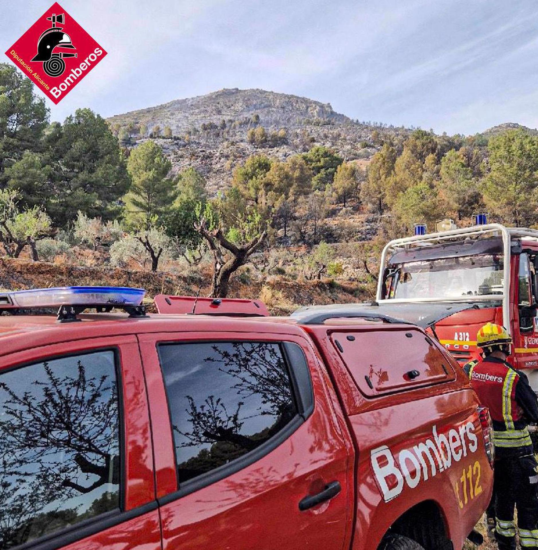 Los incendios forestales se disparan en la Comunitat: cuatro en menos de 24 horas Los incendios forestales se disparan en la Comunitat: cuatro en menos de 24 horas