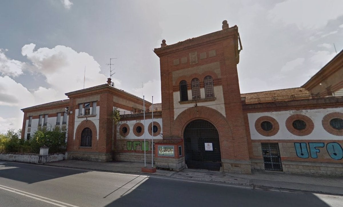Amececa reafirma su lucha para retirar los símbolos franquistas en Cáceres Amececa reafirma su lucha para retirar los símbolos franquistas en Cáceres