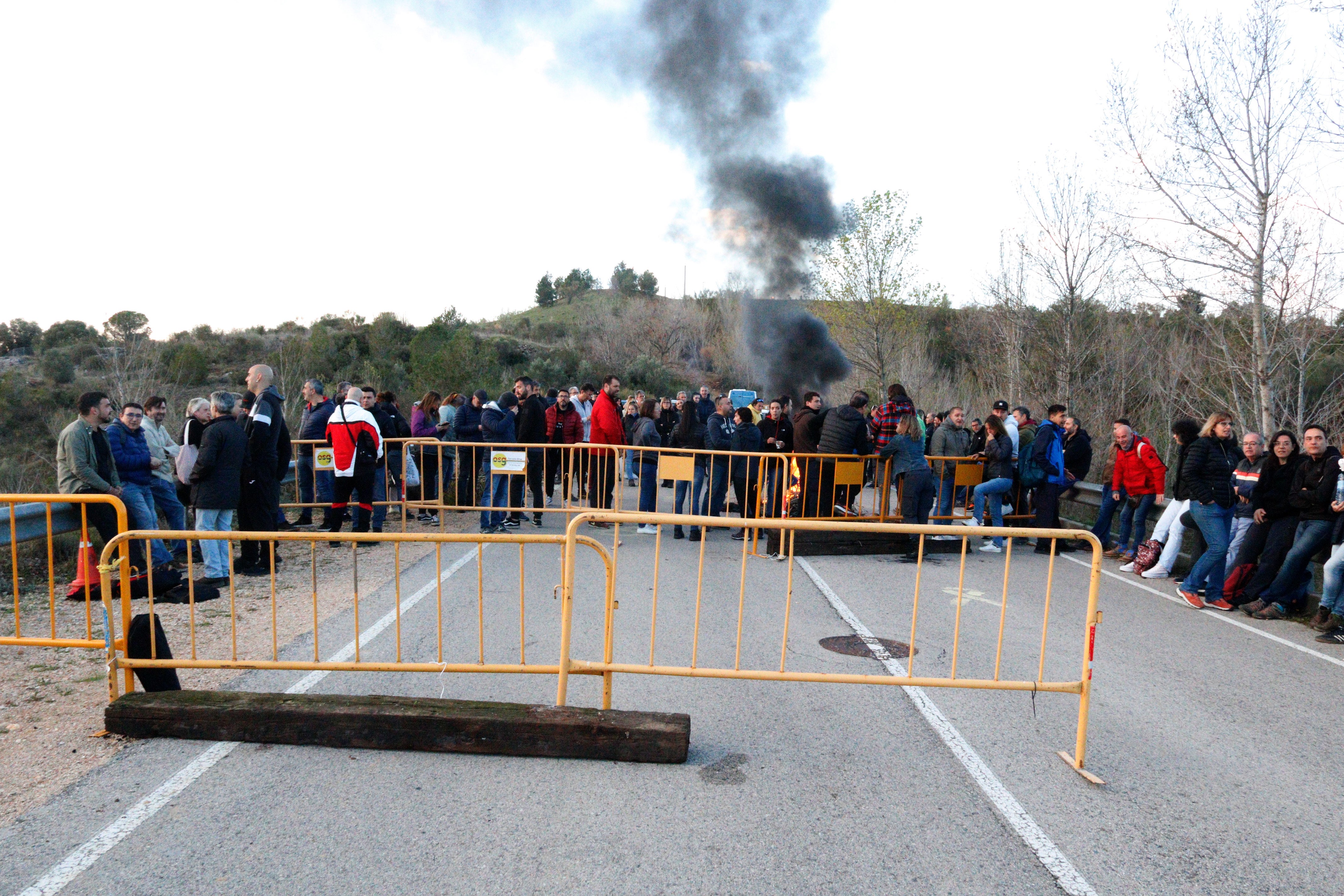 Els familiars dels reclusos sobre les mobilitzacions dels funcionaris: "Se'ns està castigant a tots" Els familiars dels reclusos sobre les mobilitzacions dels funcionaris: "Se'ns està castigant a tots"