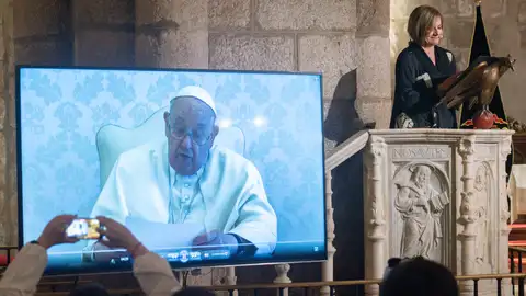 El Papa Francisco reivindica la Semana Santa de Mérida como "única en el mundo" por la antigüedad de sus escenarios El Papa Francisco reivindica la Semana Santa de Mérida como "única en el mundo" por la antigüedad de sus escenarios