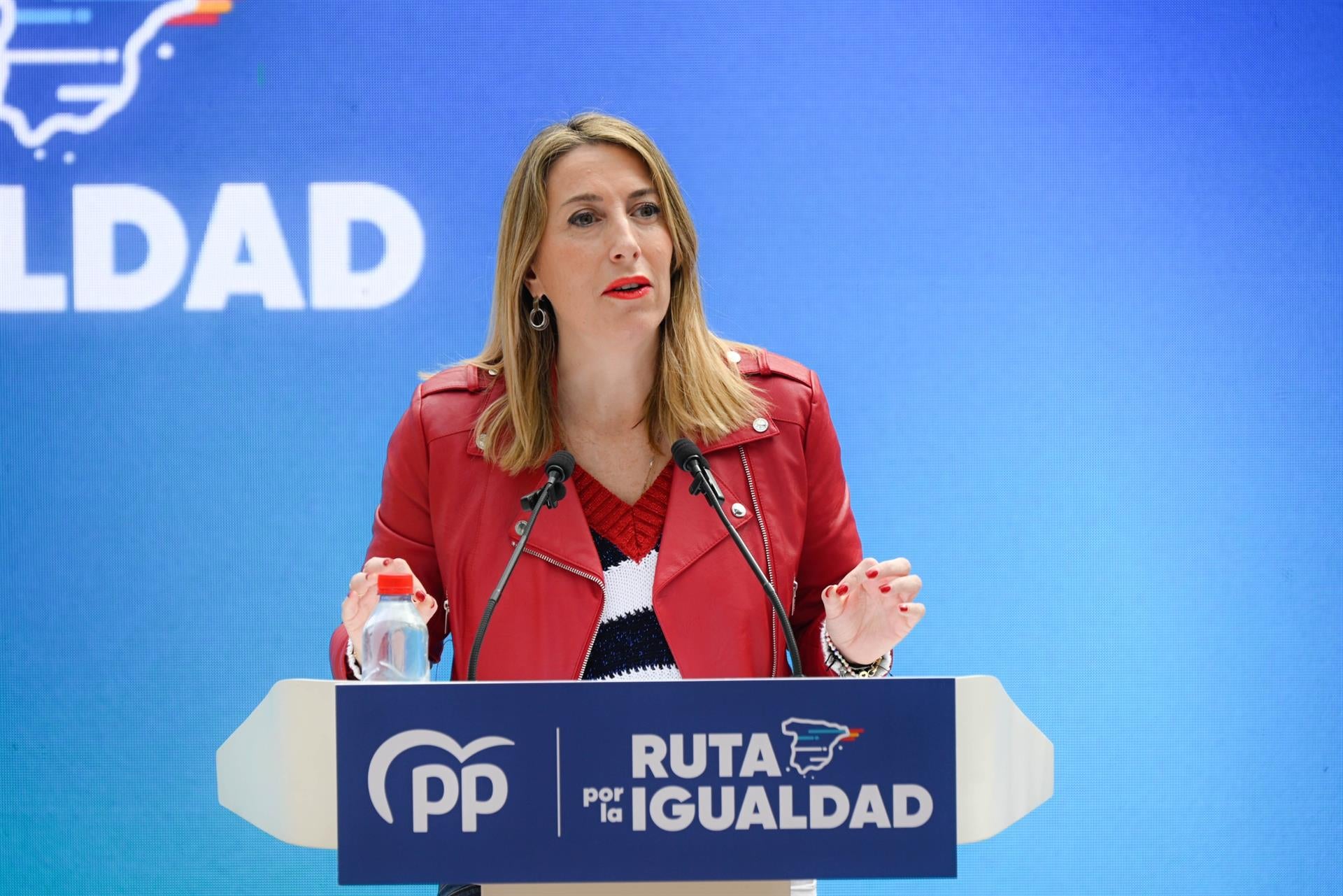 Guardiola lamenta que Sánchez y Puigdemont lleven "al límite" a España y asegura que la amnistía es un "salto al vacío" Guardiola lamenta que Sánchez y Puigdemont lleven "al límite" a España y asegura que la amnistía es un "salto al vacío"