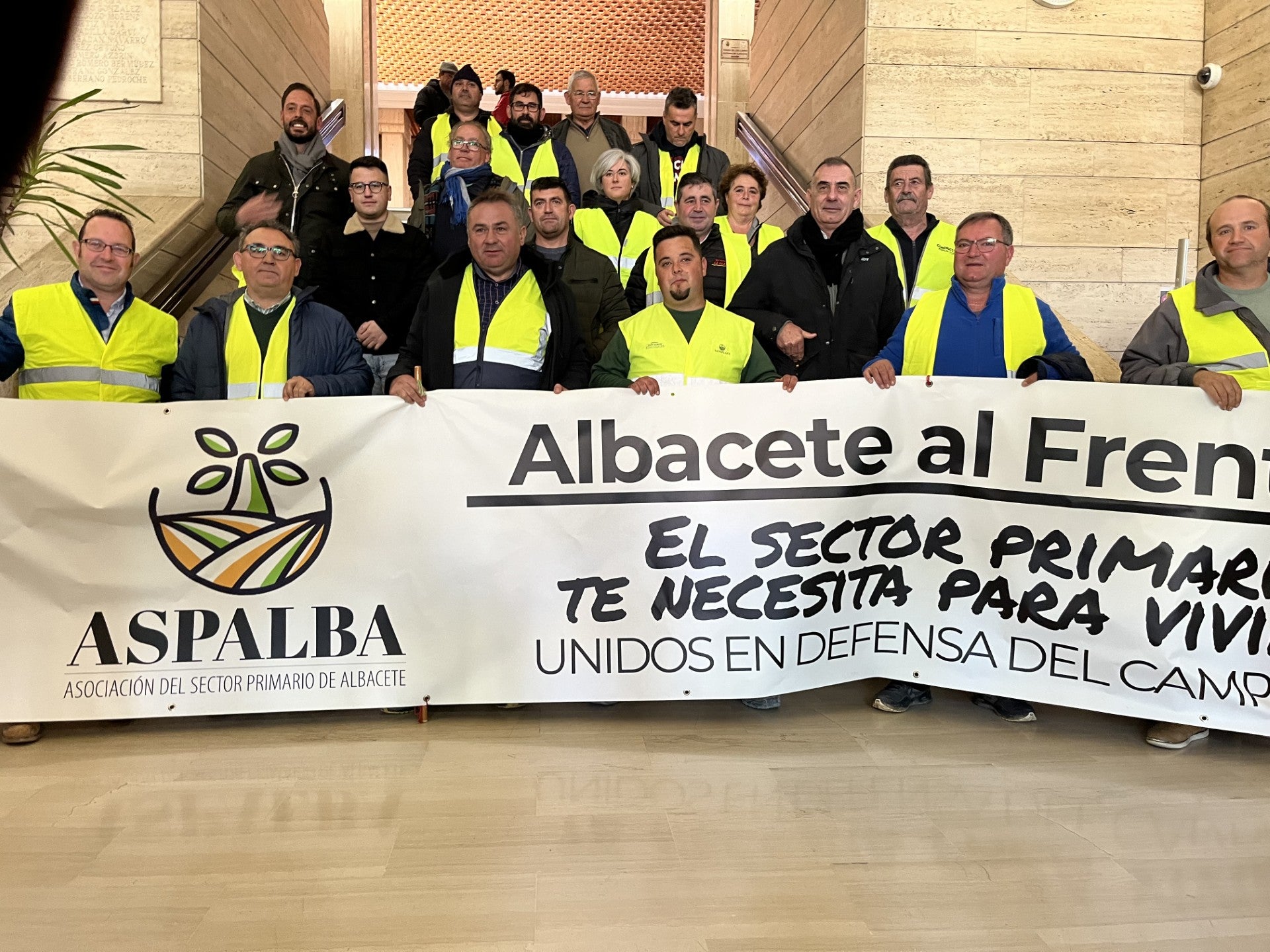 Agricultores y ganaderos volverán a la capital con una tractorada este jueves Agricultores y ganaderos volverán a la capital con una tractorada este jueves