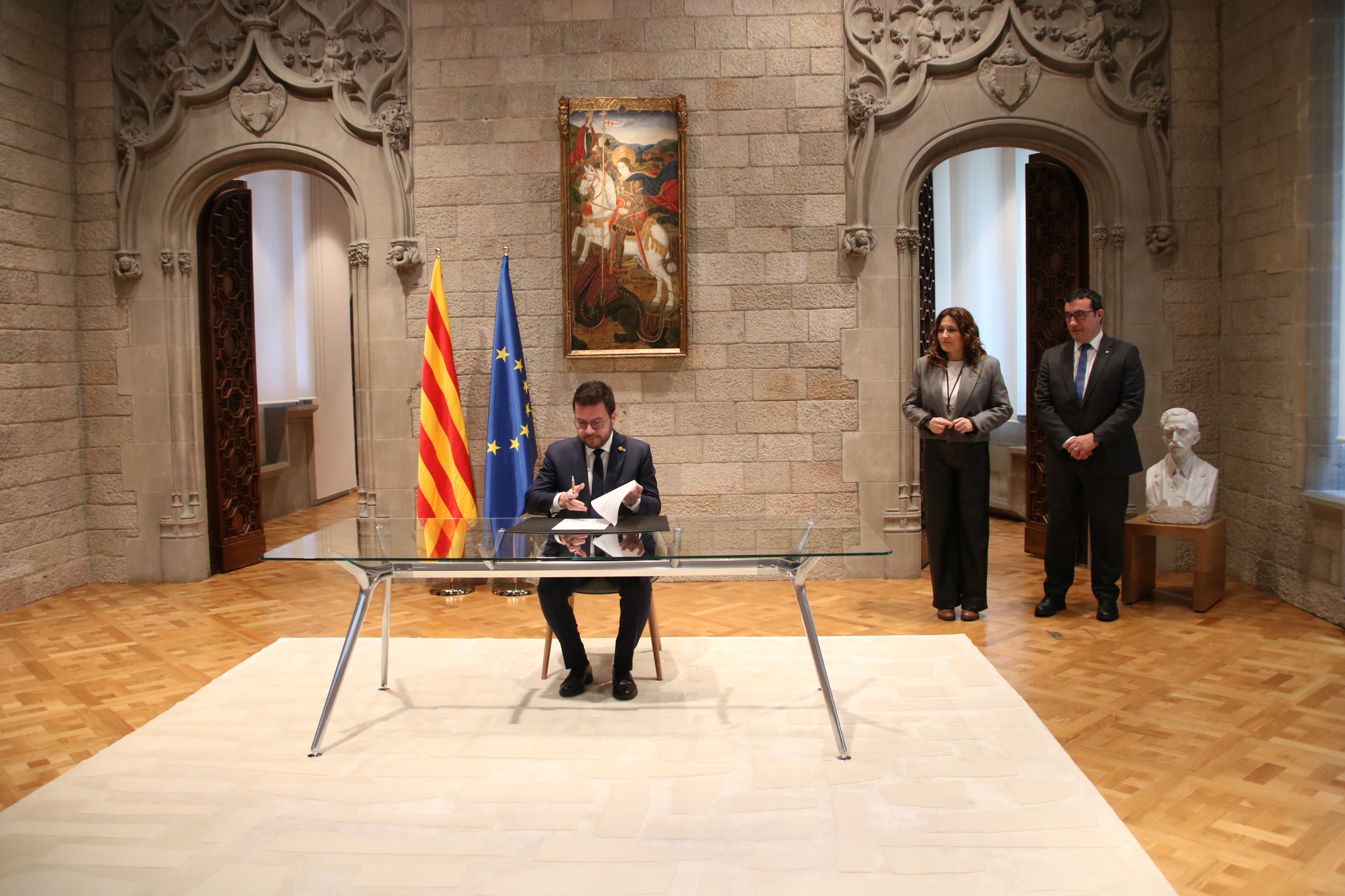 Eleccions a Catalunya el 12 de maig: vot per correu i sorteig de les meses Eleccions a Catalunya el 12 de maig: vot per correu i sorteig de les meses
