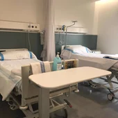 Detenido un auxiliar de enfermería por presunta agresión sexual a una paciente en un hospital de Sevilla Detenido un auxiliar de enfermería por presunta agresión sexual a una paciente en un hospital de Sevilla
