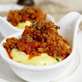 Polenta con salsa de tomate Polenta con salsa de tomate
