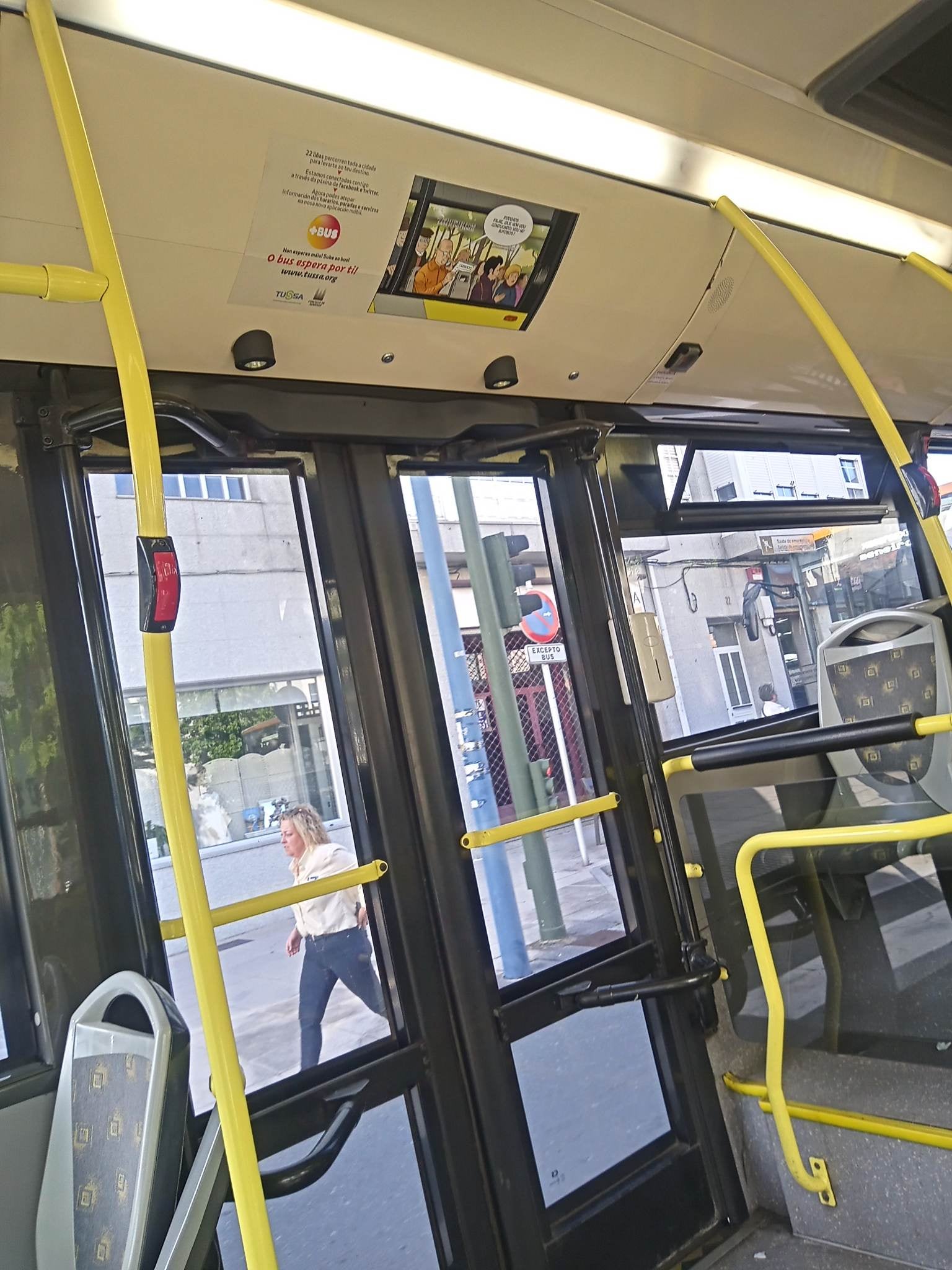 Bus nocturno, una línea lanzadera al aeropuerto de Lavacolla y más servicios en el rural, principales novedades para el transporte urbano de Santiago Bus nocturno, una línea lanzadera al aeropuerto de Lavacolla y más servicios en el rural, principales novedades para el transporte urbano de Santiago