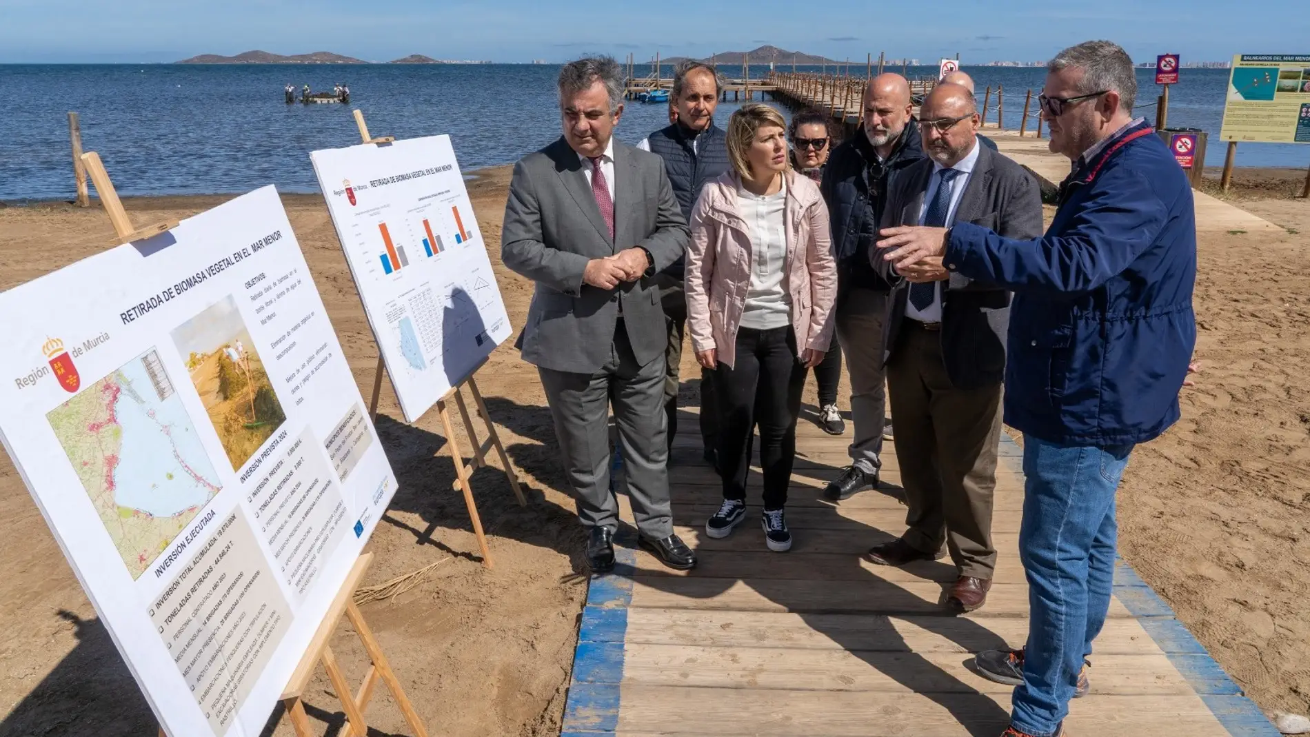 La Comunidad invertirá este año 8 millones de euros en la retirada de biomasa del Mar Menor