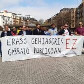 Concentración de trabajadores de Euskotren en la Plaza Easo de Donostia 