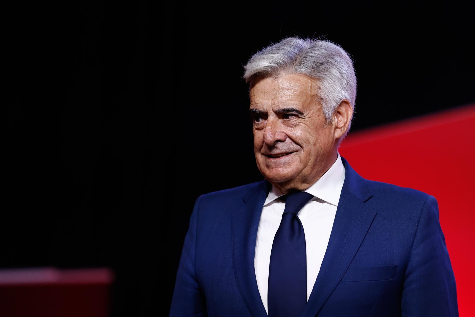 Pedro Rocha dimite como Presidente de la Federación Extremeña de Fútbol y puede ya optar a la presidencia de la Española Pedro Rocha dimite como Presidente de la Federación Extremeña de Fútbol y puede ya optar a la presidencia de la Española