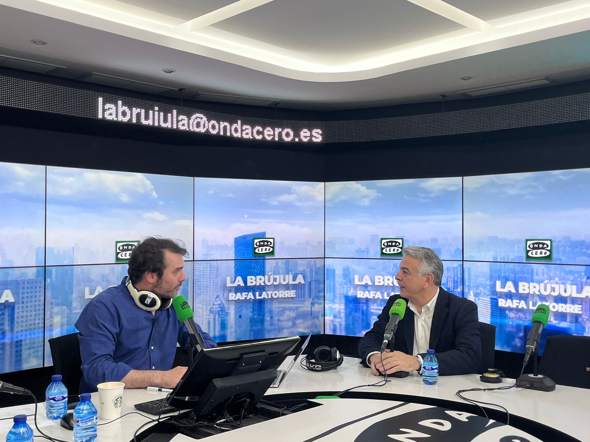 Javier de Andrés: "Lo que está pasando ahora es que no gobierna Bildu, pero sus leyes y sus propósitos salen adelante" Javier de Andrés: "Lo que está pasando ahora es que no gobierna Bildu, pero sus leyes y sus propósitos salen adelante"