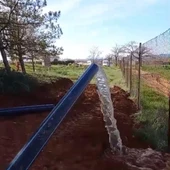 El agua brota en La Fuenlabrada (Villanueva de los Infantes) El agua brota en La Fuenlabrada (Villanueva de los Infantes)