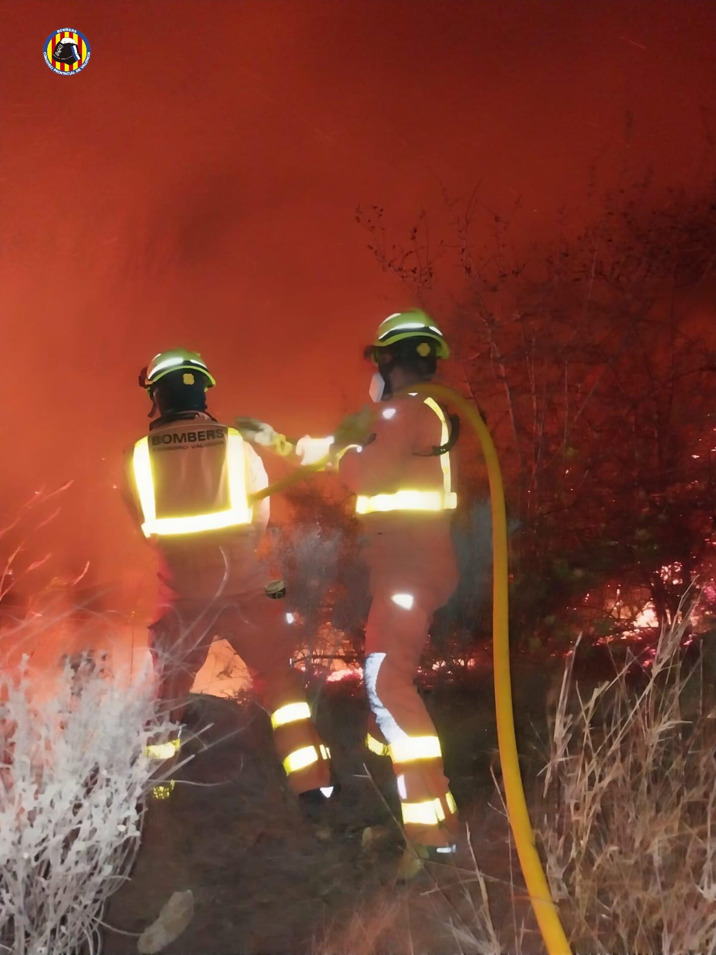 Hallan el cuerpo de un hombre en la extinción de un incendio en Cullera Hallan el cuerpo de un hombre en la extinción de un incendio en Cullera