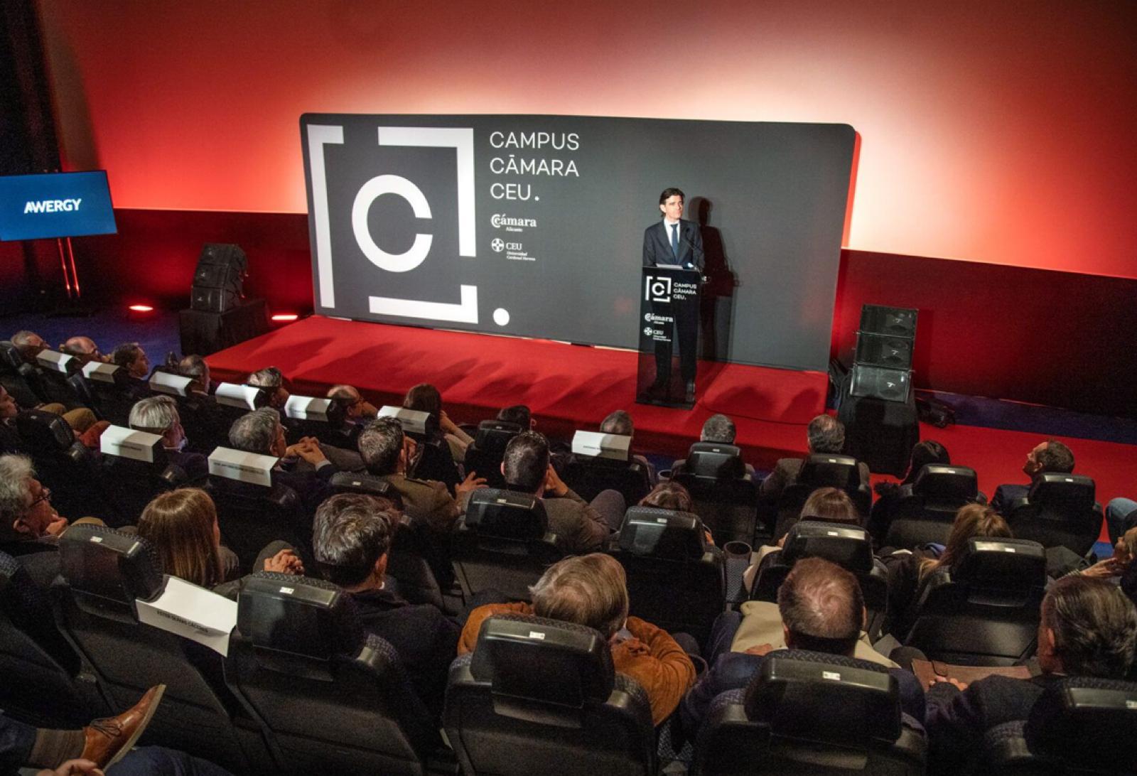 La CEU CH se alía con la Cámara de Comercio de Alicante para atender las necesidades del mercado laboral La CEU CH se alía con la Cámara de Comercio de Alicante para atender las necesidades del mercado laboral