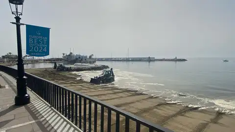 Aporte arena playa Fontanilla Marbella Aporte arena playa Fontanilla Marbella