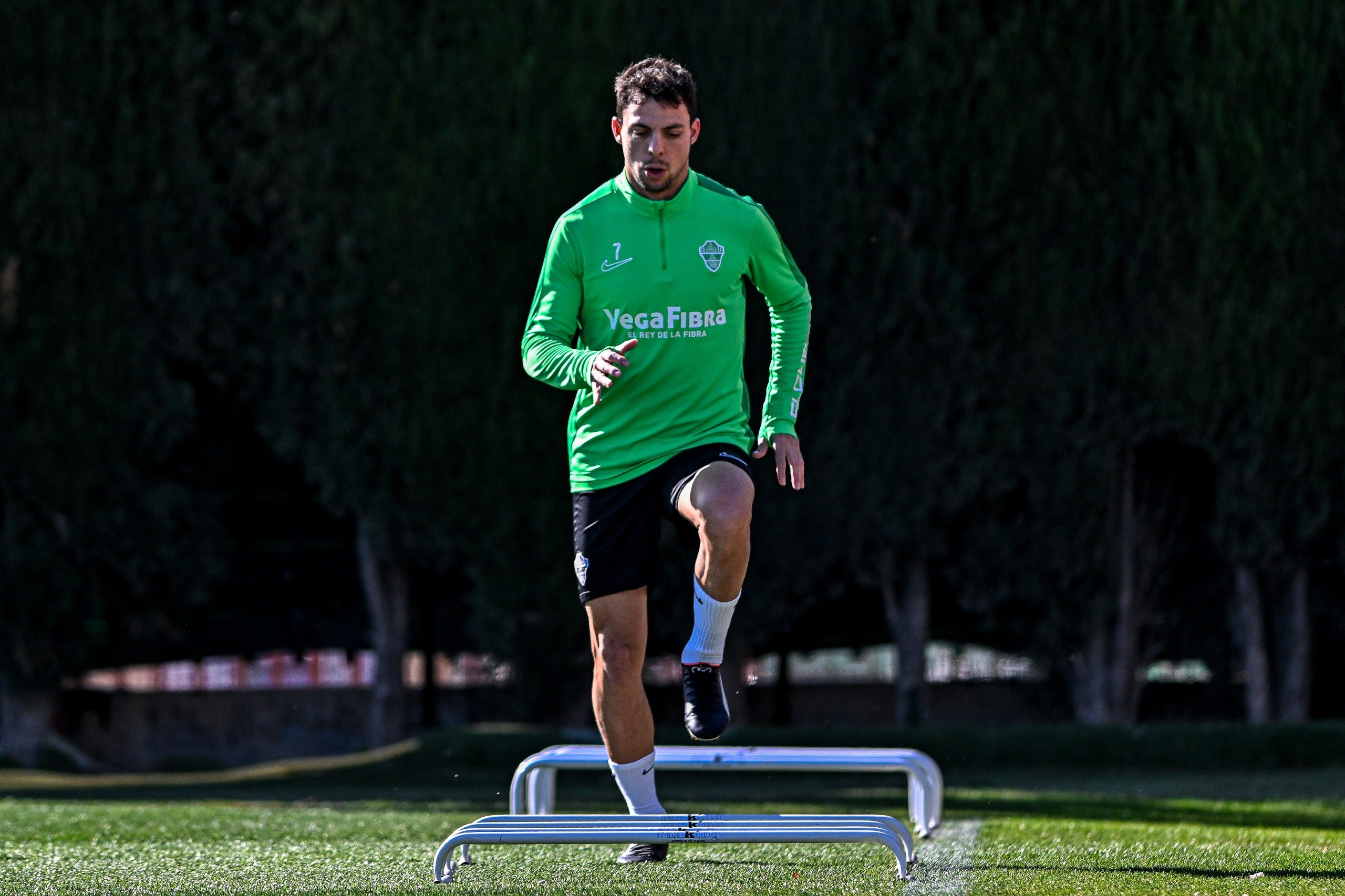 Óscar Plano vuelve al Elche cuatro meses después de su grave lesión de tobillo Óscar Plano vuelve al Elche cuatro meses después de su grave lesión de tobillo