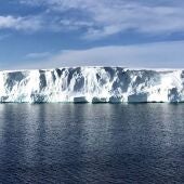 Frente de hielo costero en la Antártida