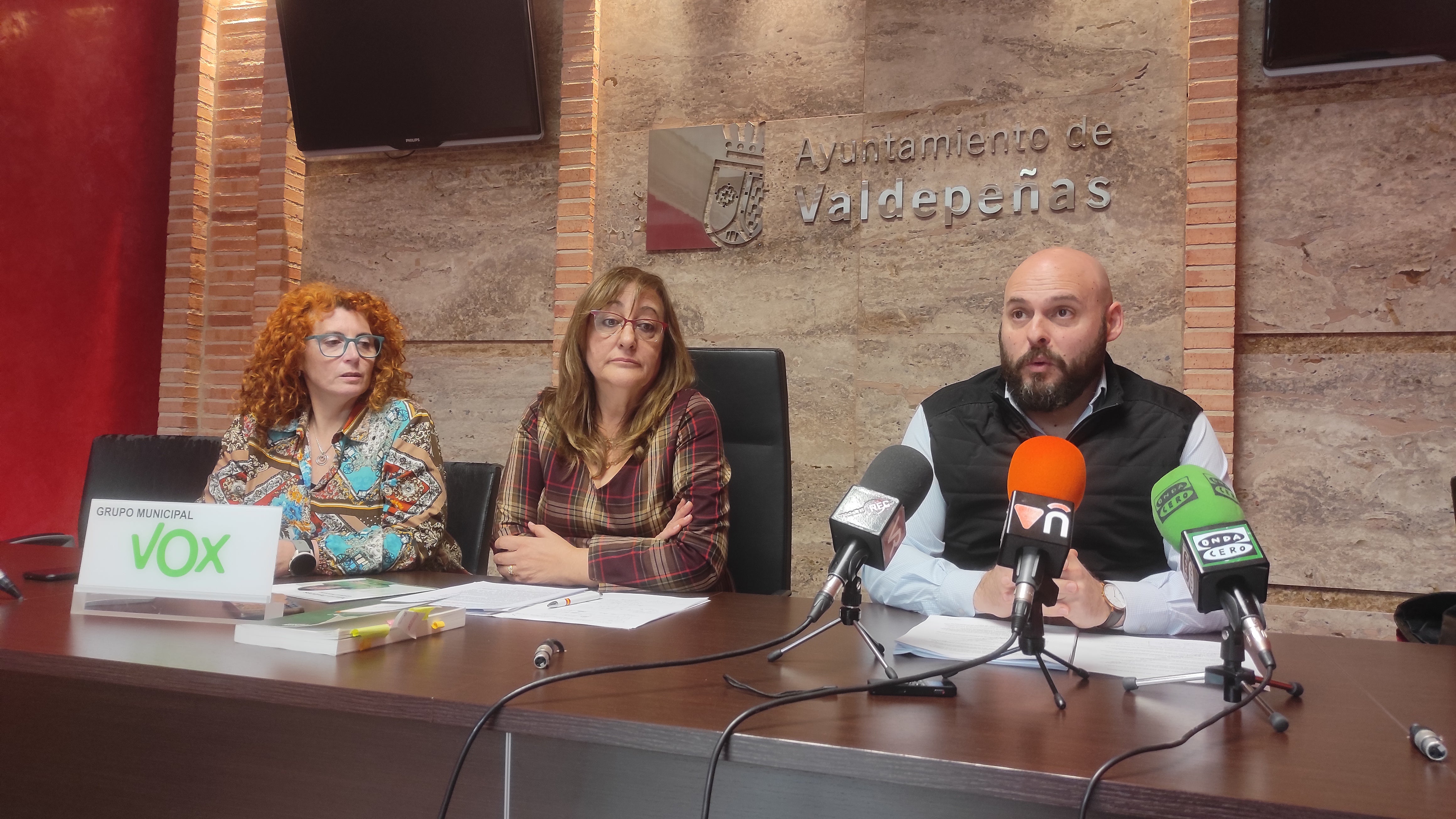 Vox no confirma su apoyo a los presupuestos, pero "no se opondrá a nada que sea bueno para Valdepeñas" Vox no confirma su apoyo a los presupuestos, pero "no se opondrá a nada que sea bueno para Valdepeñas"