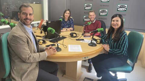 Jos&eacute; Navarro, Esther D&iacute;ez y Mariano Valera con Mayte Vilaseca