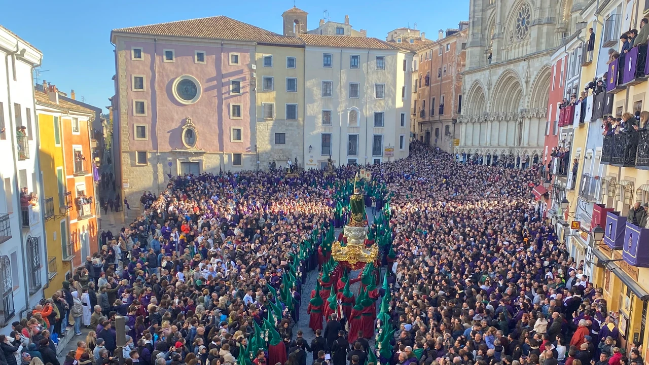 Viernes Santo en la Plaza Mayor de Cuenca, el año pasado
