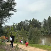 La familia del menor desaparecido en el río Guadiana pide más recursos para encontrarlo. La familia del menor desaparecido en el río Guadiana pide más recursos para encontrarlo.