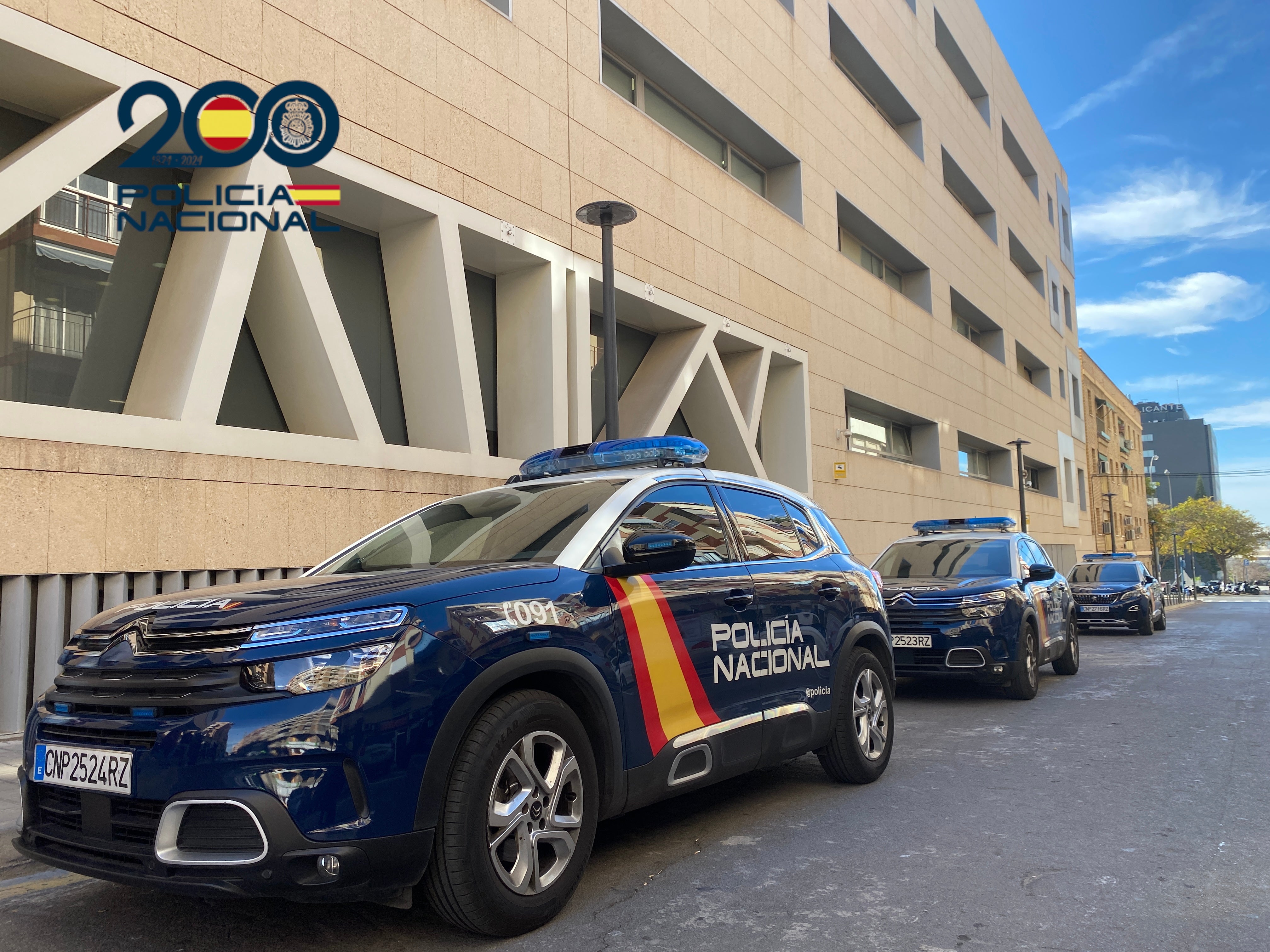 Roban en una vivienda de Alicante 1.200 euros en joyas y dinero Roban en una vivienda de Alicante 1.200 euros en joyas y dinero