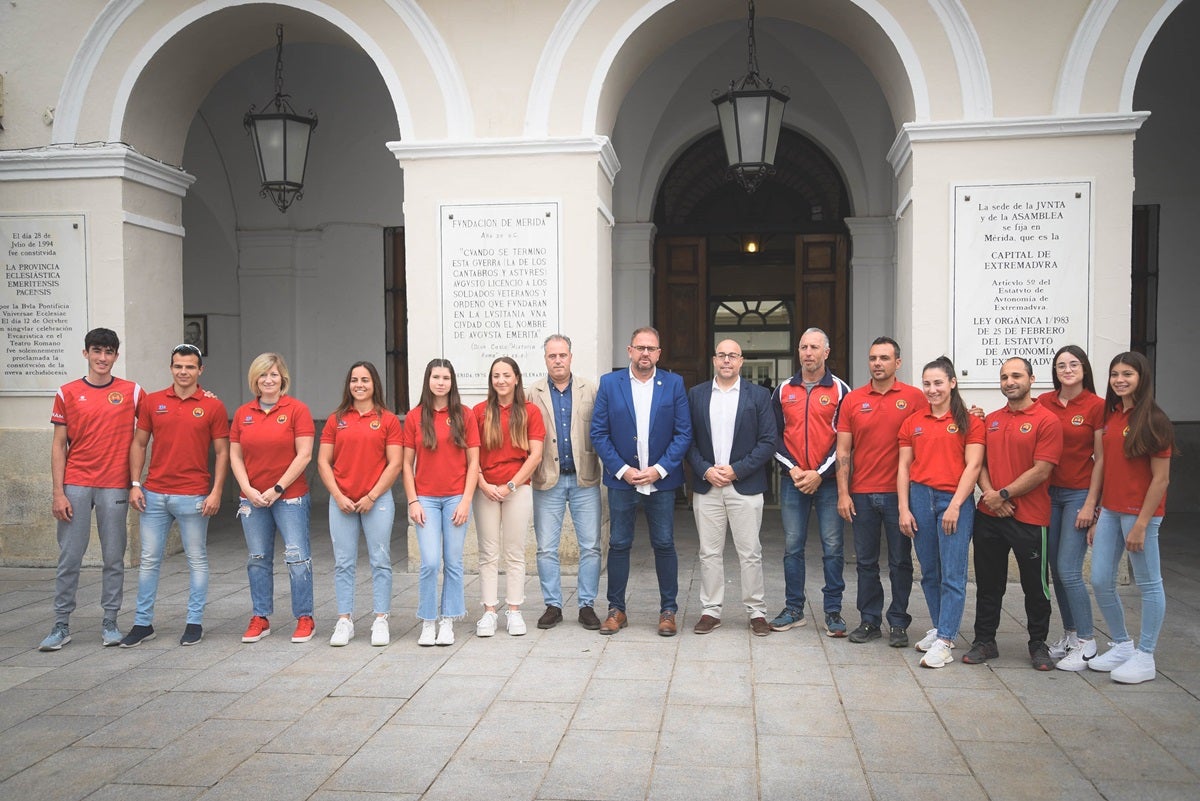 El Alcalde felicita al Club Iuxtanam por su “año maravilloso” que culminará con dos palistas en los Juegos Olímpicos El Alcalde felicita al Club Iuxtanam por su “año maravilloso” que culminará con dos palistas en los Juegos Olímpicos