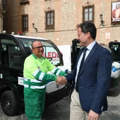 Carlos Velázquez, en la presentación de la nueva flota de limpieza Carlos Velázquez, en la presentación de la nueva flota de limpieza