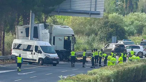 Decretan libertad provisional para el conductor del camión del accidente mortal de Los Palacios Decretan libertad provisional para el conductor del camión del accidente mortal de Los Palacios