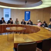Reunión en París entre Iceta y García-Page Reunión en París entre Iceta y García-Page