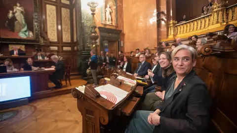 La líder de Barcelona en Comú, Ada Colau, durante el inicio del pleno del Ayuntamiento de Barcelona La líder de Barcelona en Comú, Ada Colau, durante el inicio del pleno del Ayuntamiento de Barcelona