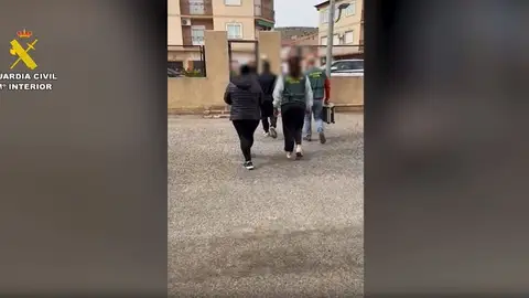 Detenidas cinco personas Detenidas cinco personas