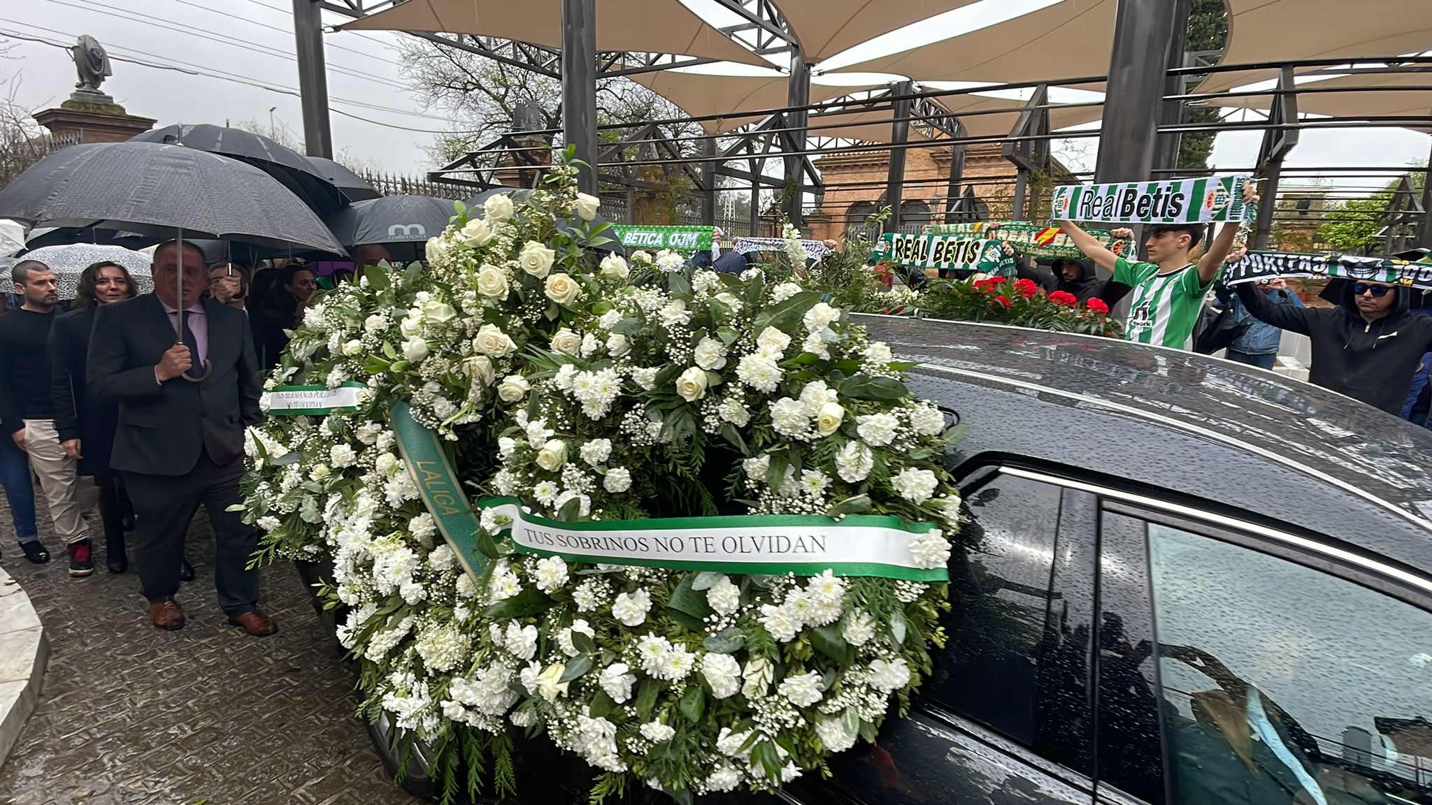 Último adiós a Lopera: "Todo el mundo le quiere" Último adiós a Lopera: "Todo el mundo le quiere"