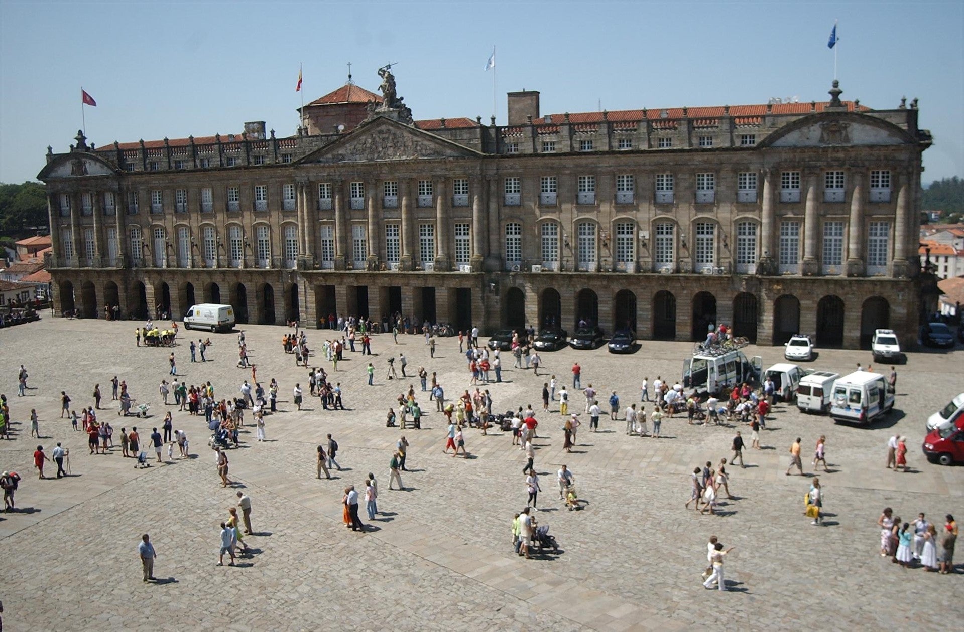 El Concello de Santiago contrata por más de 1,4 millones de euros el mantenimiento de edificios e inslataciones municipales El Concello de Santiago contrata por más de 1,4 millones de euros el mantenimiento de edificios e inslataciones municipales