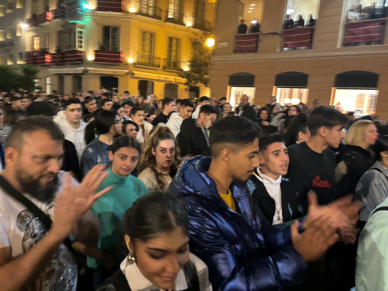 Así suenan los rezos de las promesas del Jesús de la Columna Así suenan los rezos de las promesas del Jesús de la Columna
