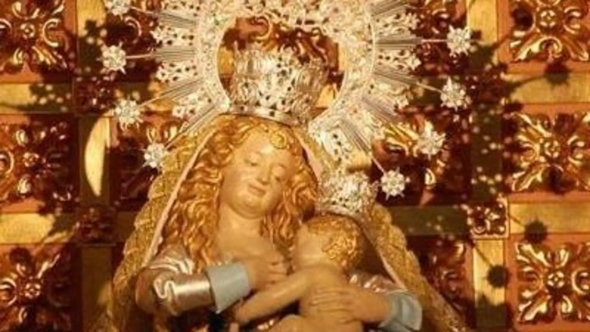 Roban la corona de la Virgen del Puerto junto a otras joyas en el Museo de la Catedral de Plasencia