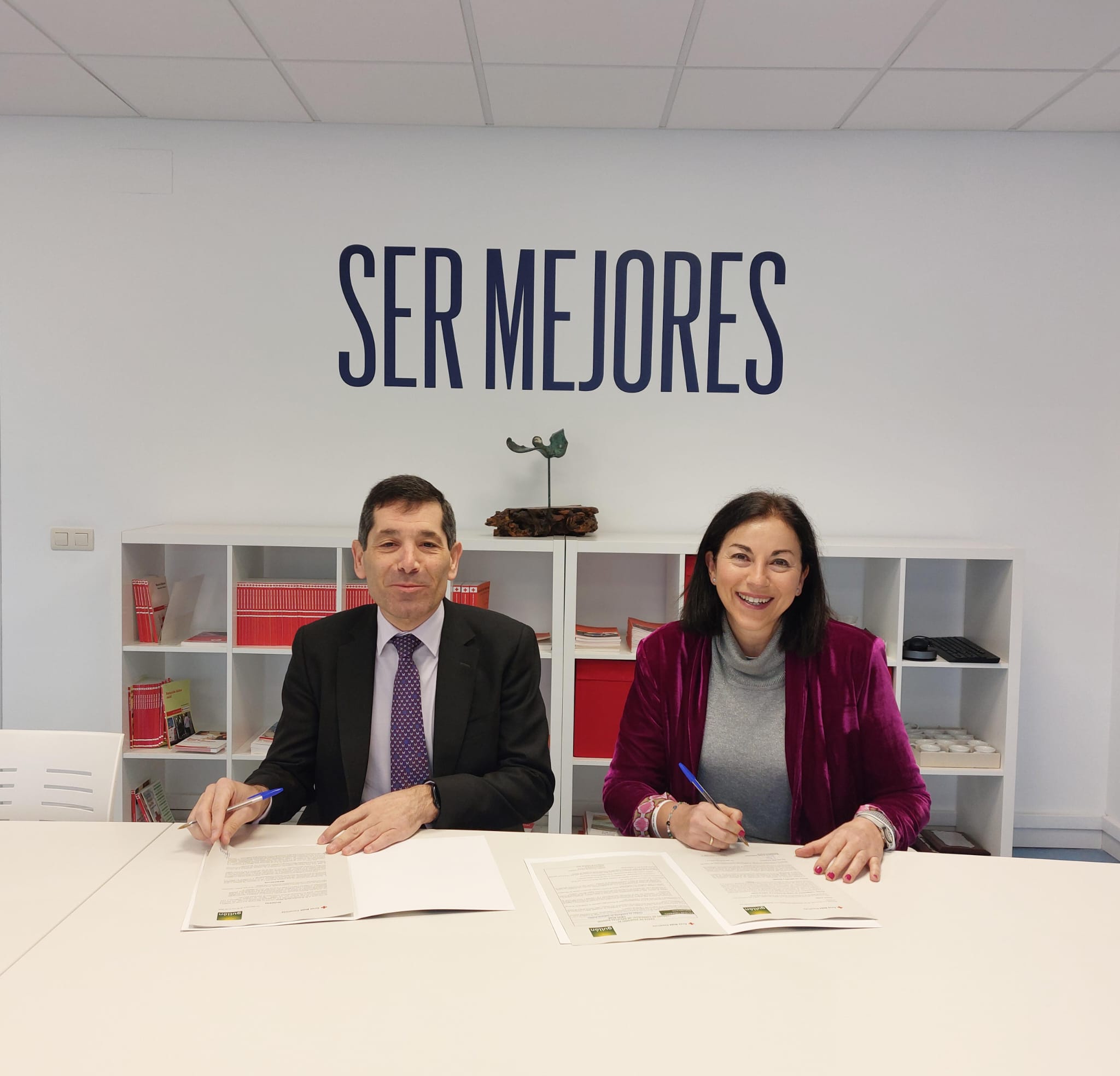 Galletas Gullón y Cruz Roja Palencia renuevan su compromiso por la inclusión laboral de colectivos vulnerables Galletas Gullón y Cruz Roja Palencia renuevan su compromiso por la inclusión laboral de colectivos vulnerables