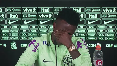 Vinicius se derrumba al hablar del racismo: "Cada vez tengo menos ganas de jugar" Vinicius se derrumba al hablar del racismo: "Cada vez tengo menos ganas de jugar"