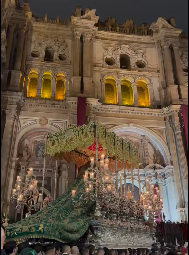 En la Plaza del Obispo ha sonado el Gaudeamus Igitur En la Plaza del Obispo ha sonado el Gaudeamus Igitur
