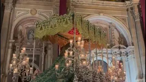 Gracia y Esperanza en la Plaza del Obispo Gracia y Esperanza en la Plaza del Obispo