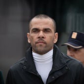 El exfutbolista Dani Alves, a su salida de la cárcel de Can Brians