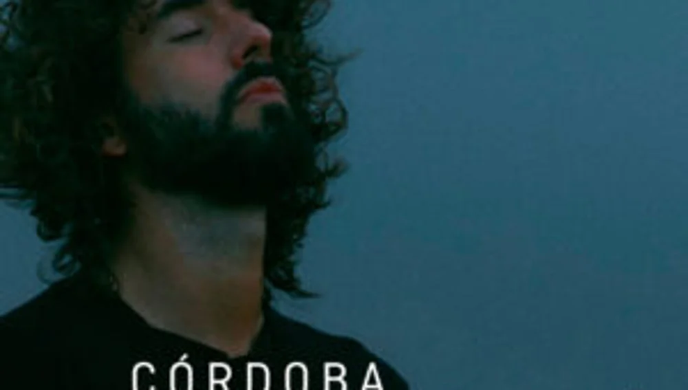Mikel Izal Gira el miedo y el paraíso Mikel Izal Gira el miedo y el paraíso