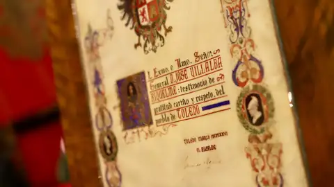 Los descendientes del general Villalba ceden a Toledo el pergamino que recibió en 1926 Los descendientes del general Villalba ceden a Toledo el pergamino que recibió en 1926