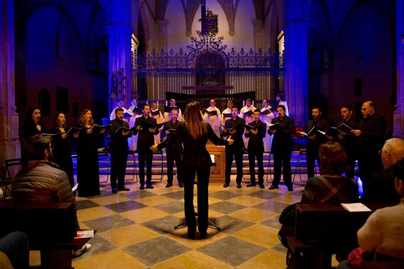 Respaldo del público a la 42ª Semana Sacra de Segovia Respaldo del público a la 42ª Semana Sacra de Segovia