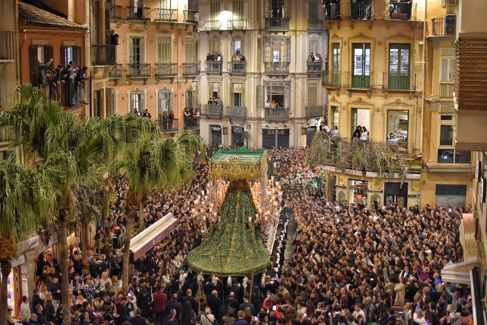 Revive el Lunes Santo con Al Hombro Revive el Lunes Santo con Al Hombro