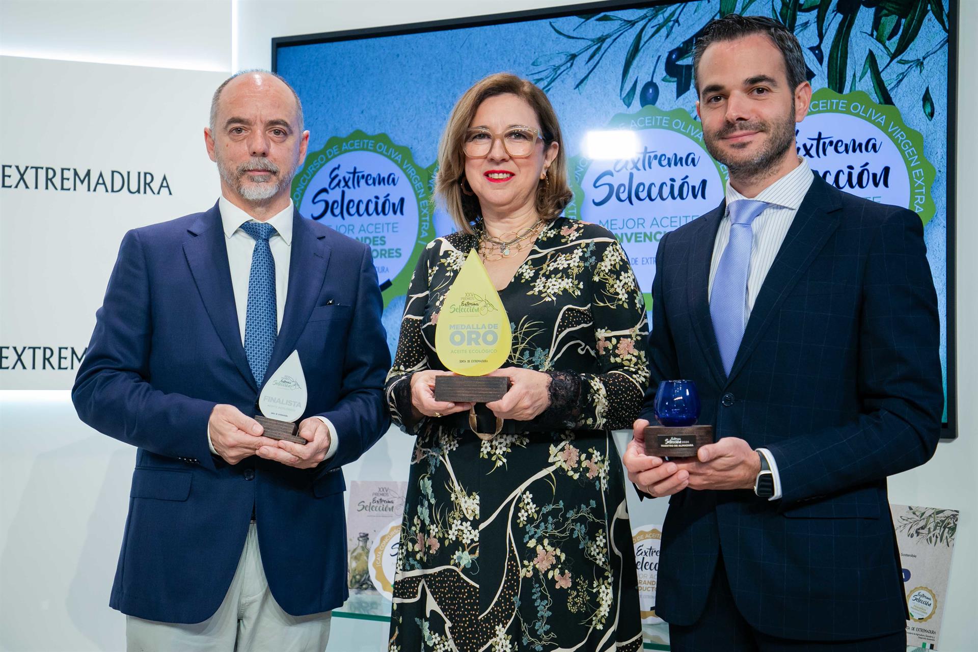 "Extrema Selección" de aceite de oliva virgen extra llega a su 25º aniversario con imagen renovada y un sello distintivo "Extrema Selección" de aceite de oliva virgen extra llega a su 25º aniversario con imagen renovada y un sello distintivo