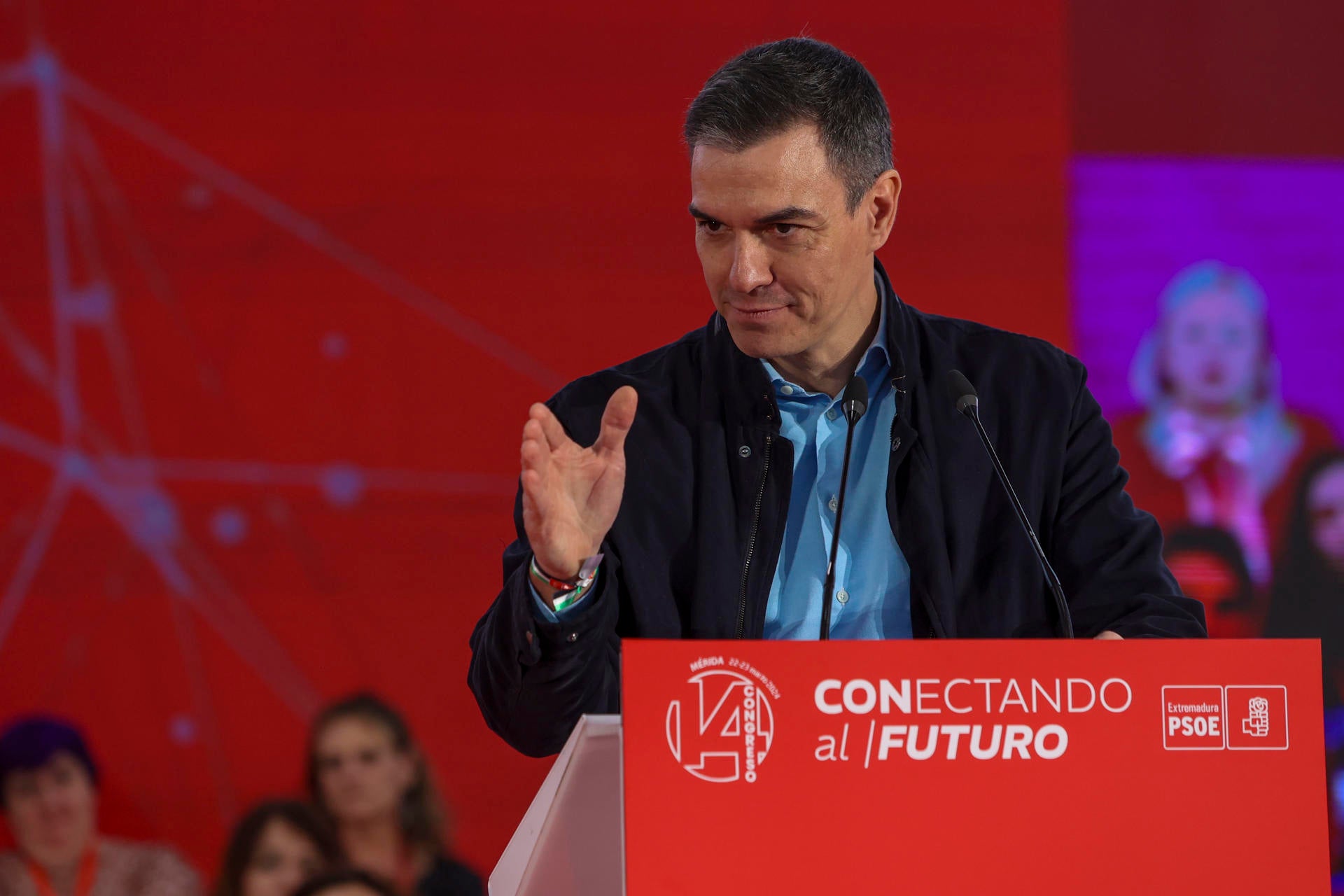 Pedro Sánchez, obligado a volver a Madrid por una avería en el Falcon cuando se iba de vacaciones Pedro Sánchez, obligado a volver a Madrid por una avería en el Falcon cuando se iba de vacaciones