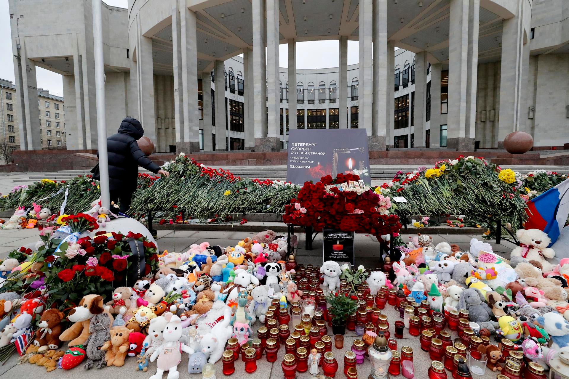 Rusia eleva a 143 la cifra de muertos en los atentados de Moscú Rusia eleva a 143 la cifra de muertos en los atentados de Moscú